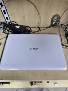 Ноутбук ASUS E502S