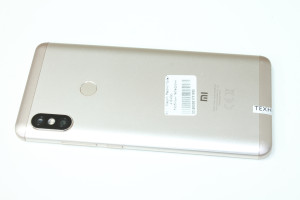 Мобільний телефон Xiaomi Redmi Note 5 4 / 64Gb