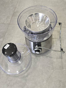 Соковыжималка TEFAL ZE550D38