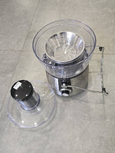 Соковыжималка TEFAL ZE550D38