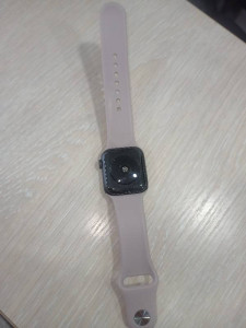 Смарт годинник Apple Watch SE 40mm