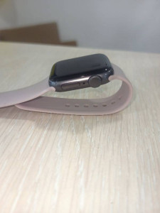 Смарт годинник Apple Watch SE 40mm
