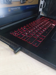Ноутбук MSI