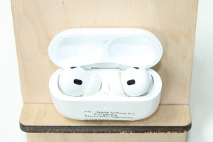 Мобільний телефон iPhone SE 2020 64GB