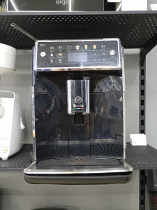 Кавомашина Saeco Helsis SM7580