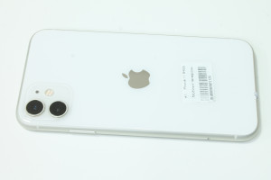 Мобильный телефон iPhone 11 64GB