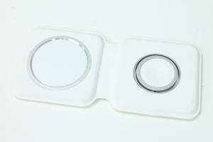 Универсальное зарядное устройство MagSafe Duo Charger A2458