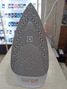 Утюг Electrolux EDB1740LG