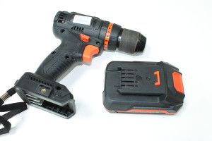 Шуруповерт акумуляторний Dnipro M CD-201HBC+bp220+fc230