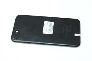 Мобильный телефон iPhone 7 32Gb