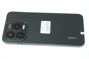 Мобільний телефон ZTE Nubia V70 Design 8/128GB