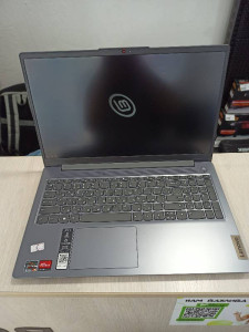 Ноутбук Lenovo Idea Pad Slim 3 15 ABR8