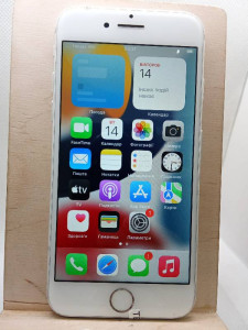 Мобільний телефон iPhone 7 32Gb