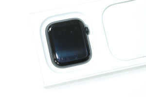 Смарт часы Apple Watch SE 2 44mm