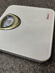 Весы напольные SATURN ST1237