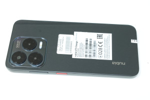 Мобильный телефон ZTE Nubia V70 Design 8/256GB