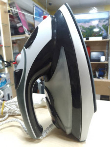 Утюг Saturn ST-CC7109