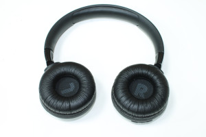 Bluetooth гарнитура JBL Tune 525BT