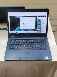 Ноутбук DELL 5490
