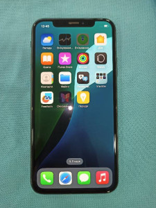 Мобильный телефон iPhone XS 64GB