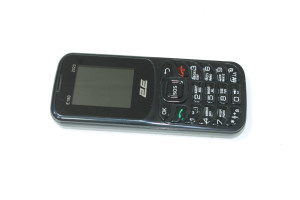 Мобільний телефон 2E E180 (2023)