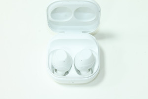 Bluetooth гарнитура Samsung Galaxy Buds FE (SM-R400N)