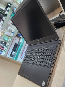 Ноутбук Dell P93F