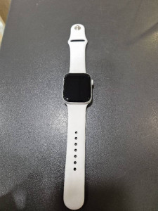 Смарт годинник Apple Watch SE 2 44mm