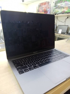 Ноутбук Apple MacBook Pro A1989