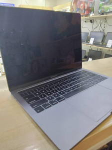 Ноутбук Apple MacBook Pro A1989