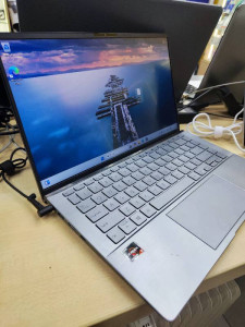 Ноутбук Asus Q407I