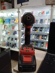 Гайковерт аккумуляторный YATO YT-82798