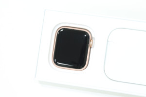 Смарт годинник Apple Watch SE 40mm