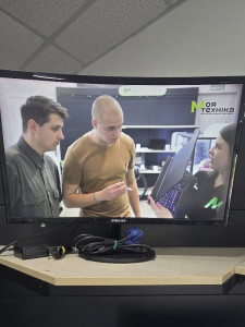 Монитор Samsung LC24F390FHIXCI