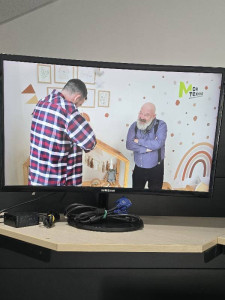 Монитор Samsung LC24F390FHIXCI