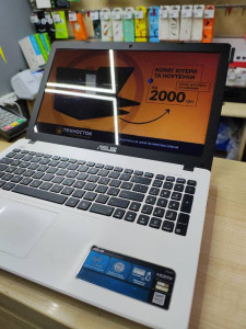 Ноутбук ASUS X550CA-XX163H