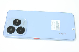 Мобильный телефон ZTE Nubia V60 Design 6/256GB