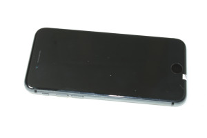 Мобільний телефон iPhone 8 64Gb