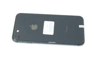 Мобильный телефон iPhone 8 64Gb