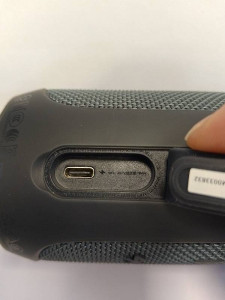 Портативна акустика JBL Flip Essential 2