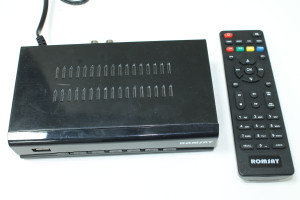 ТВ тюнер Romsat T8050HD