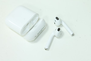 Bluetooth гарнітура Apple AirPods 2 A1602 (A2032 A2031)