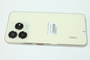 Мобильный телефон ZTE Nubia V60 8/256GB