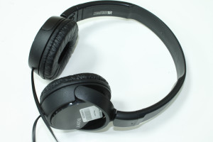 Наушники Sony MDR-ZX110