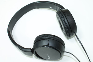 Наушники Sony MDR-ZX110