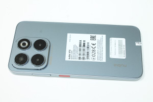 Мобільний телефон ZTE Nubia V70 8/256GB