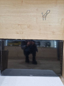 Телевізор Samsung UE32J4000AW