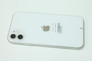 Мобильный телефон iPhone 11 64GB