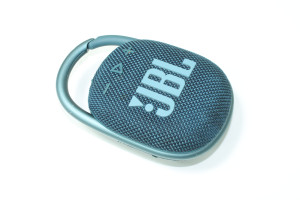 Портативна акустика JBL Clip4