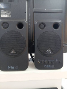 Студійний монітор Behringer MS16